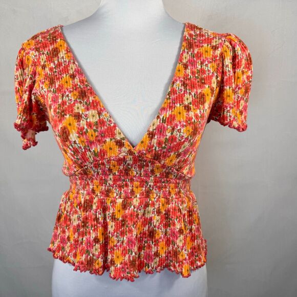 FOREVER 21 Tops - Forever 21 Ladies Sz S Blouse Ribbed Stretch Peplum Floral Short Sleeve V-Neck